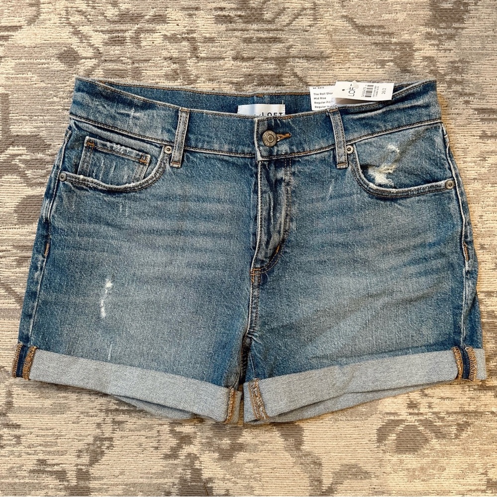 Mid Rise Denim Roll Shorts in Medium Wash
